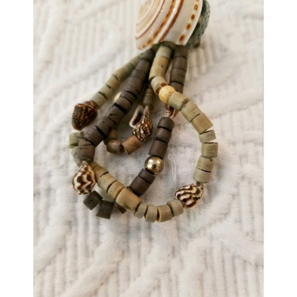 Seashell Dangle Earrings Tiny Shells Lightweight - image 4